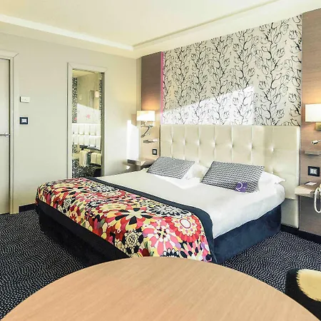 Отель Mercure Centre Clemenceau 4*