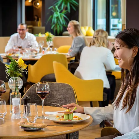 Отель Mercure Centre Clemenceau 4*